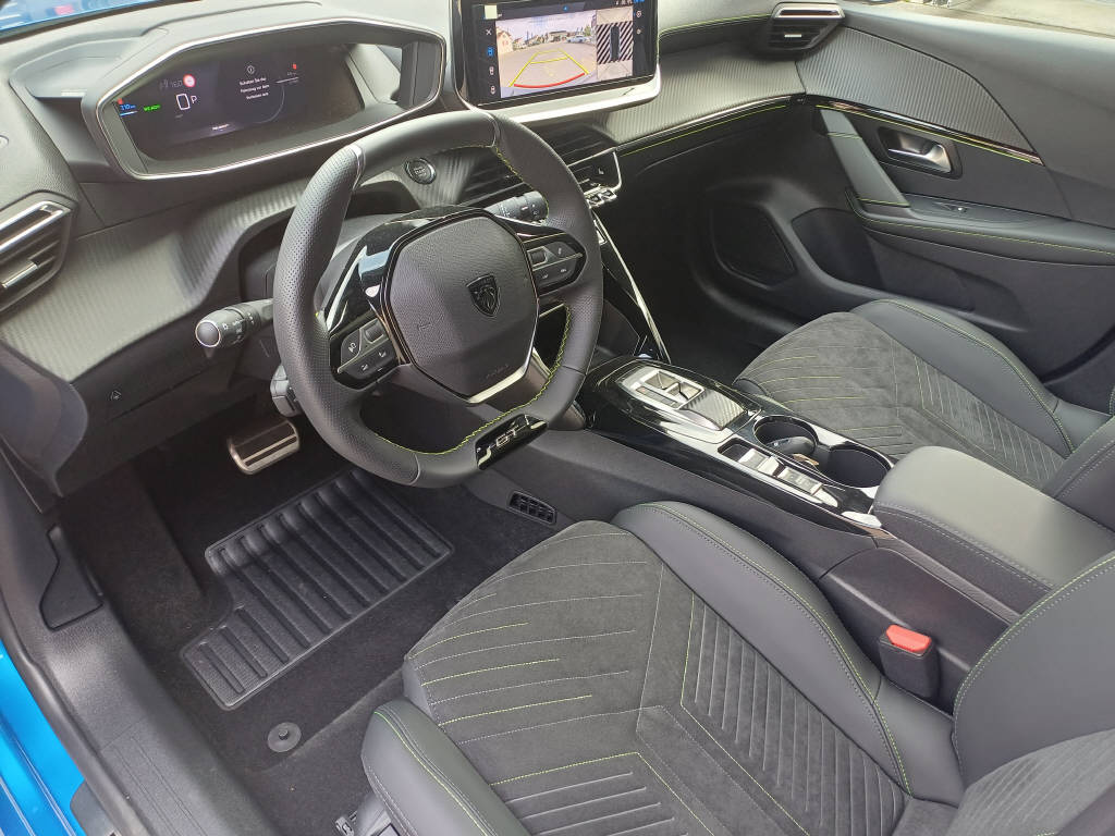 PEUGEOT 208 e-GT-image-4
