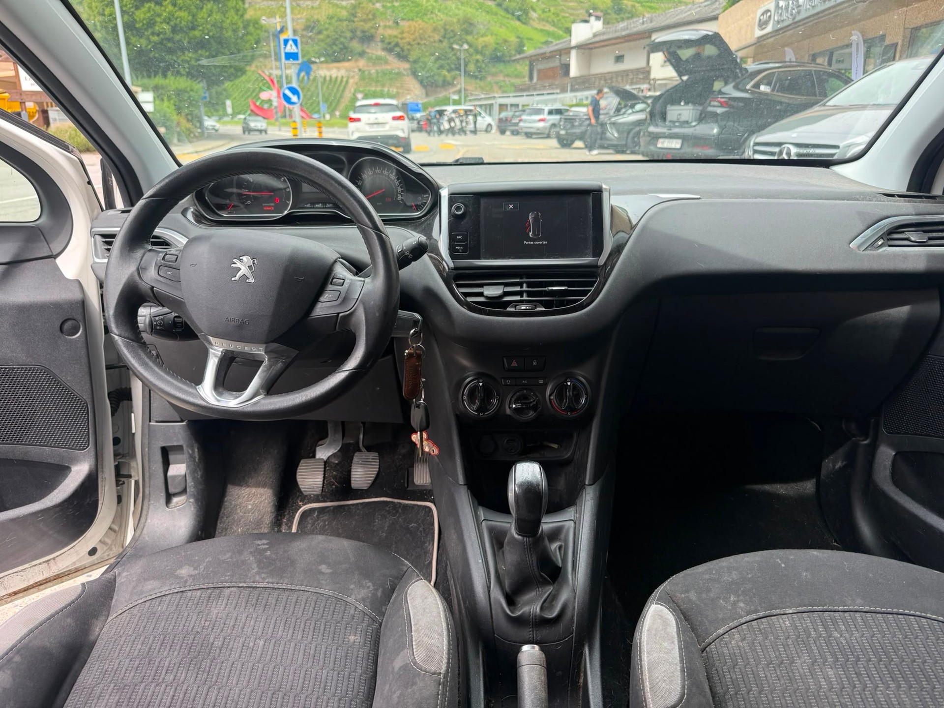 PEUGEOT 208 1.2 VTI Active-image-7