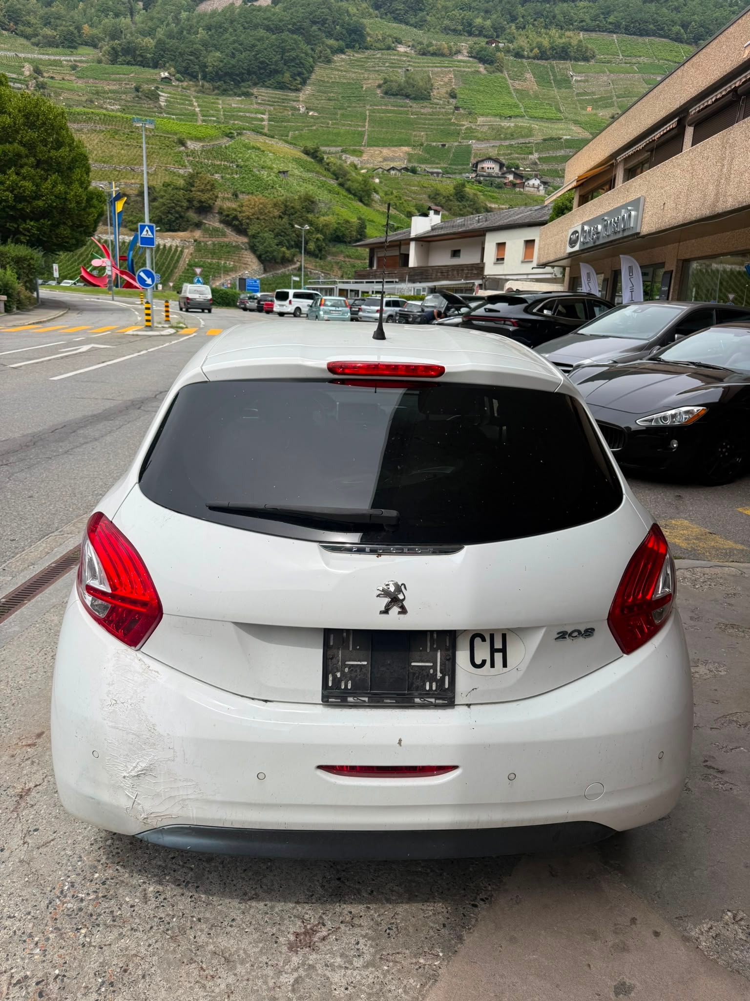 PEUGEOT 208 1.2 VTI Active-image-4