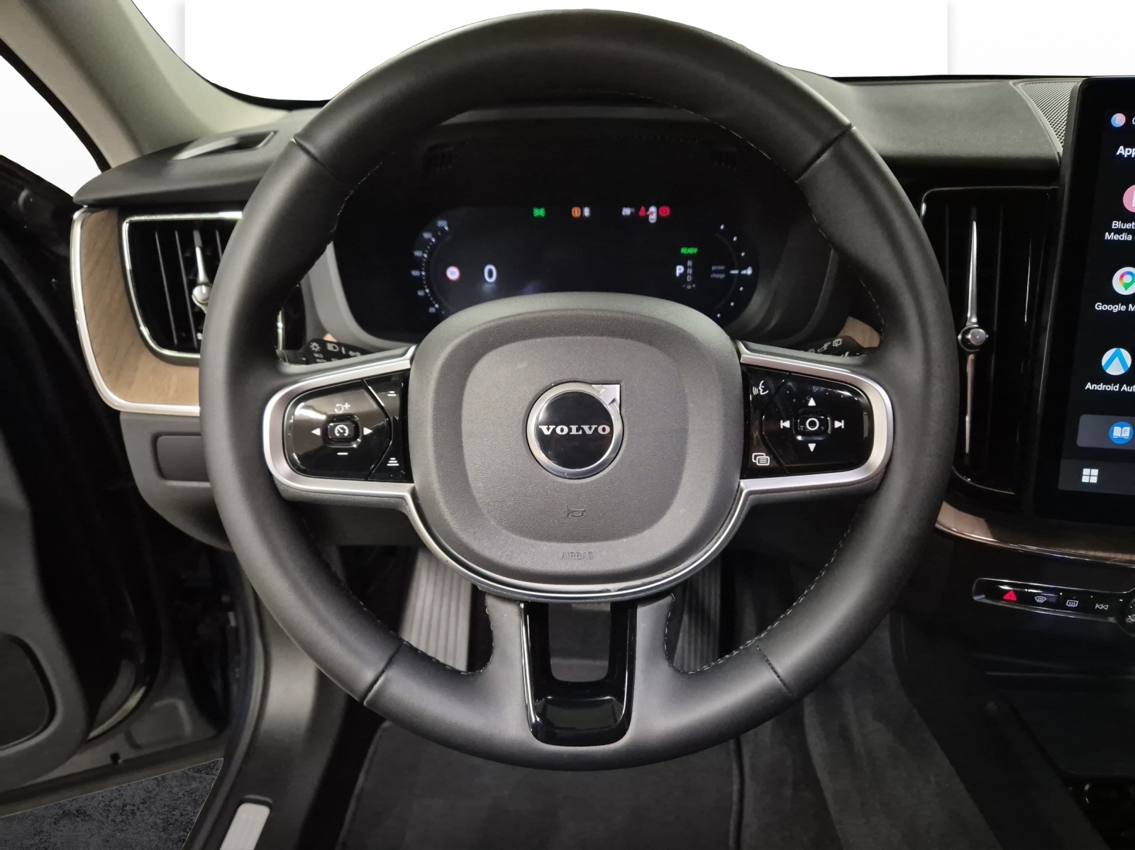 VOLVO XC60 2.0 T6 TE Plus Dark eAWD-image-9