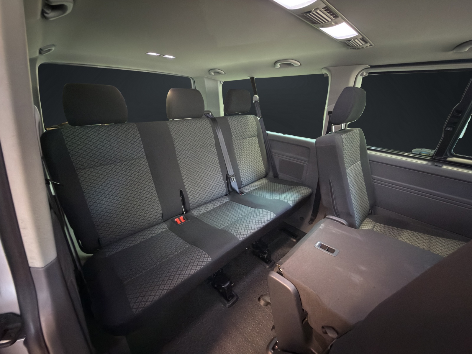 VW T6.1 Caravelle 2.0 TDI Trendline Liberty LWB-image-14