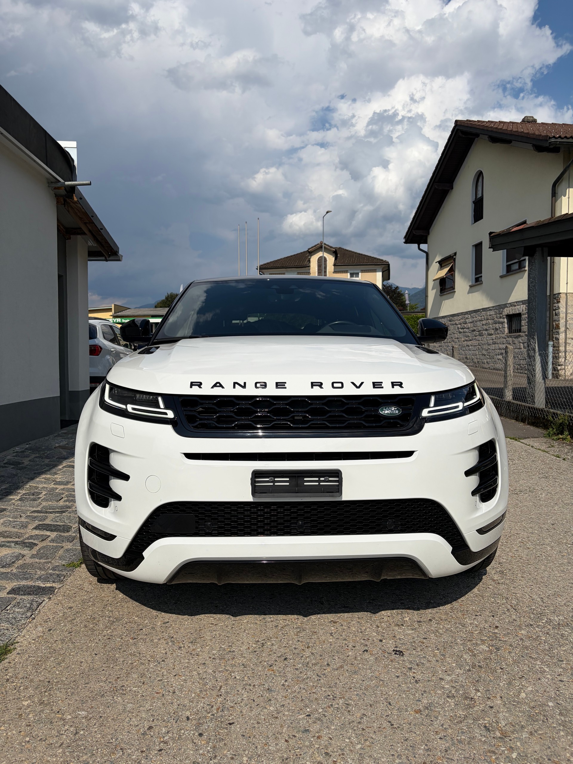 LAND ROVER Range Rover Evoque R-Dynamic P 200 AT9-image-8