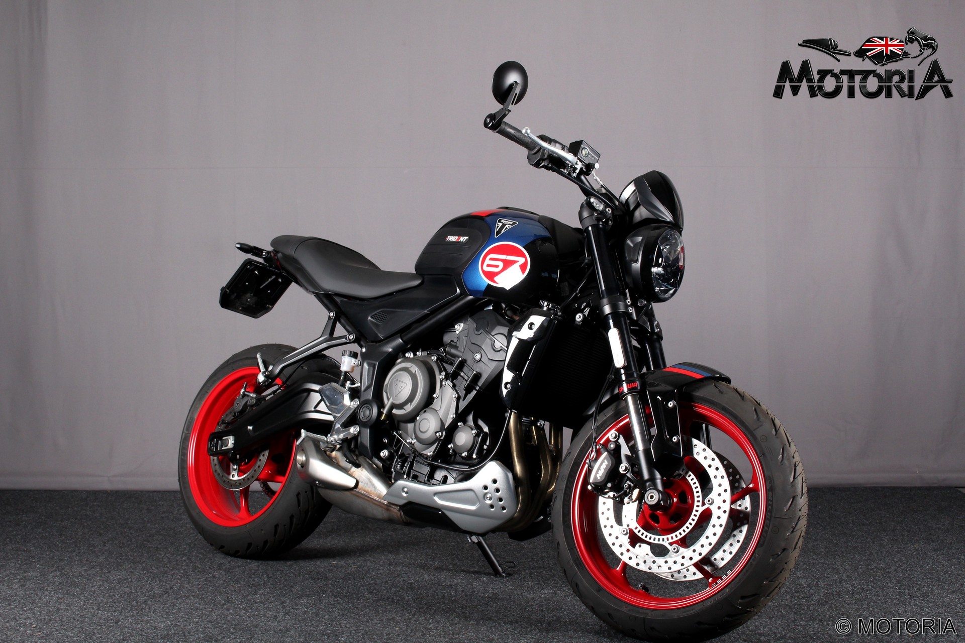 TRIUMPH Trident 660