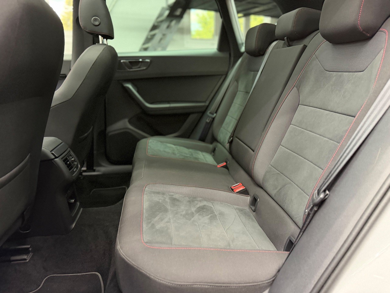 SEAT Ateca 2.0 TSI SWISS FR 4Drive DSG | 360 Kamera | Schiebedach | ACC | AHK 1‘900KG-image-24