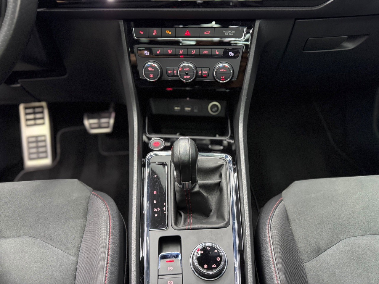 SEAT Ateca 2.0 TSI SWISS FR 4Drive DSG | 360 Kamera | Schiebedach | ACC | AHK 1‘900KG-image-16