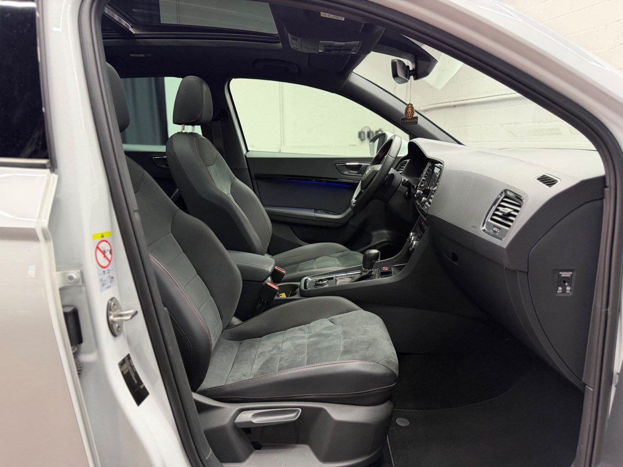 SEAT Ateca 2.0 TSI SWISS FR 4Drive DSG | 360 Kamera | Schiebedach | ACC | AHK 1‘900KG-image-28