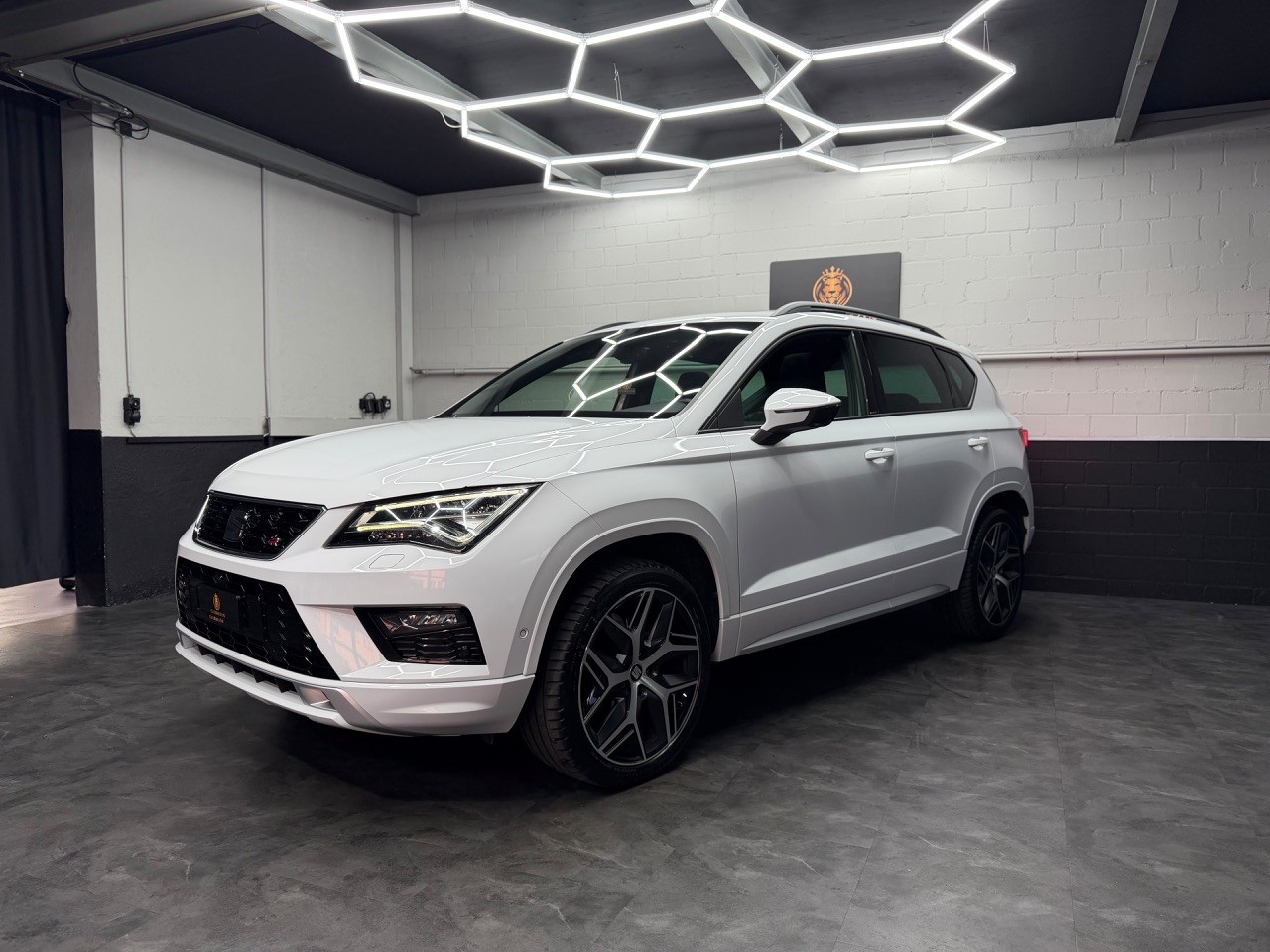 SEAT Ateca 2.0 TSI SWISS FR 4Drive DSG | 360 Kamera | Schiebedach | ACC | AHK 1‘900KG-image-2