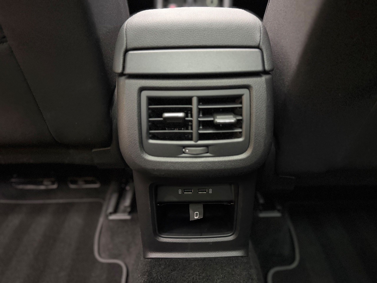 SEAT Ateca 2.0 TSI SWISS FR 4Drive DSG | 360 Kamera | Schiebedach | ACC | AHK 1‘900KG-image-25