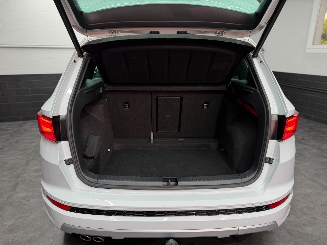 SEAT Ateca 2.0 TSI SWISS FR 4Drive DSG | 360 Kamera | Schiebedach | ACC | AHK 1‘900KG-image-26
