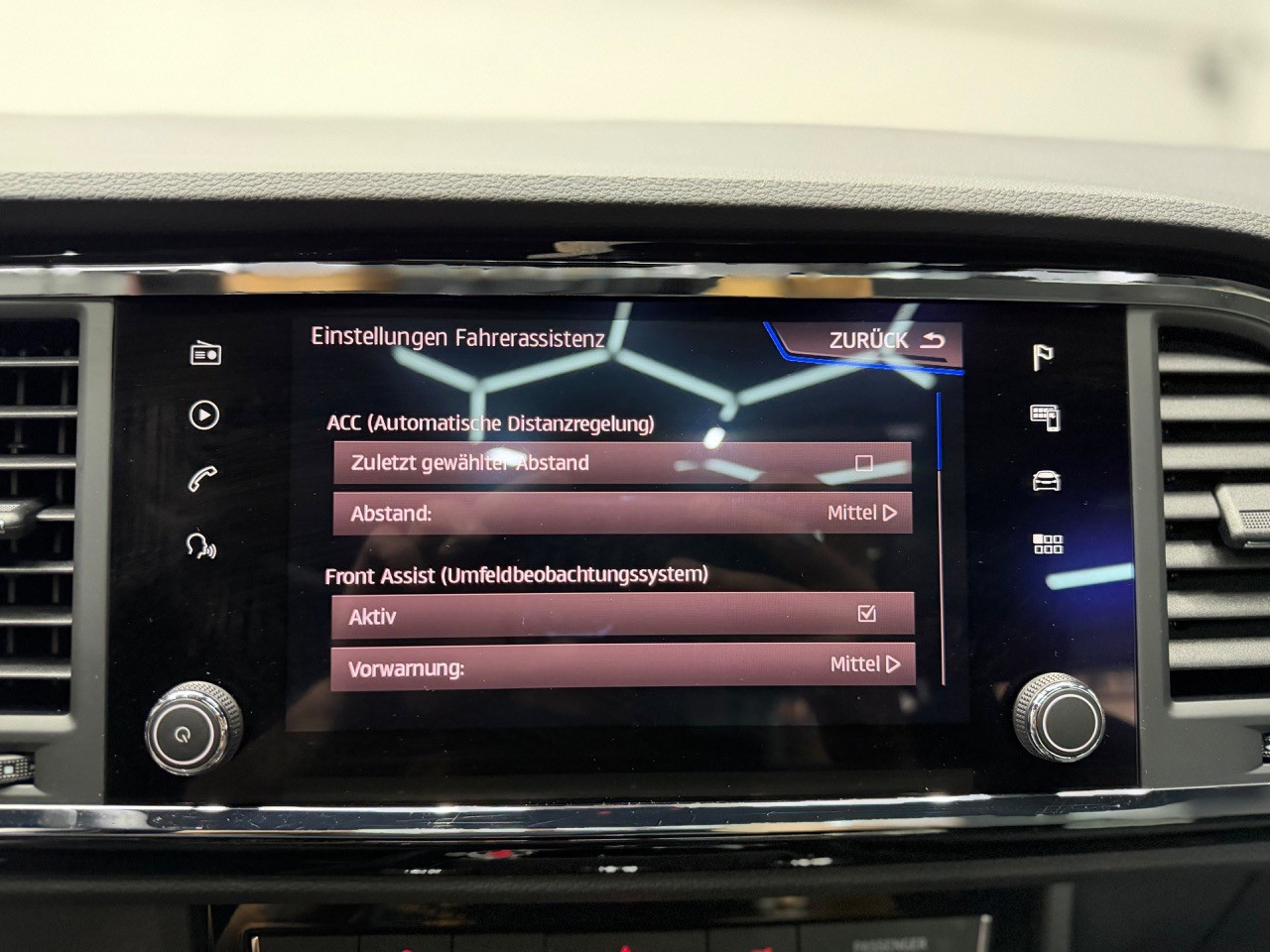 SEAT Ateca 2.0 TSI SWISS FR 4Drive DSG | 360 Kamera | Schiebedach | ACC | AHK 1‘900KG-image-18