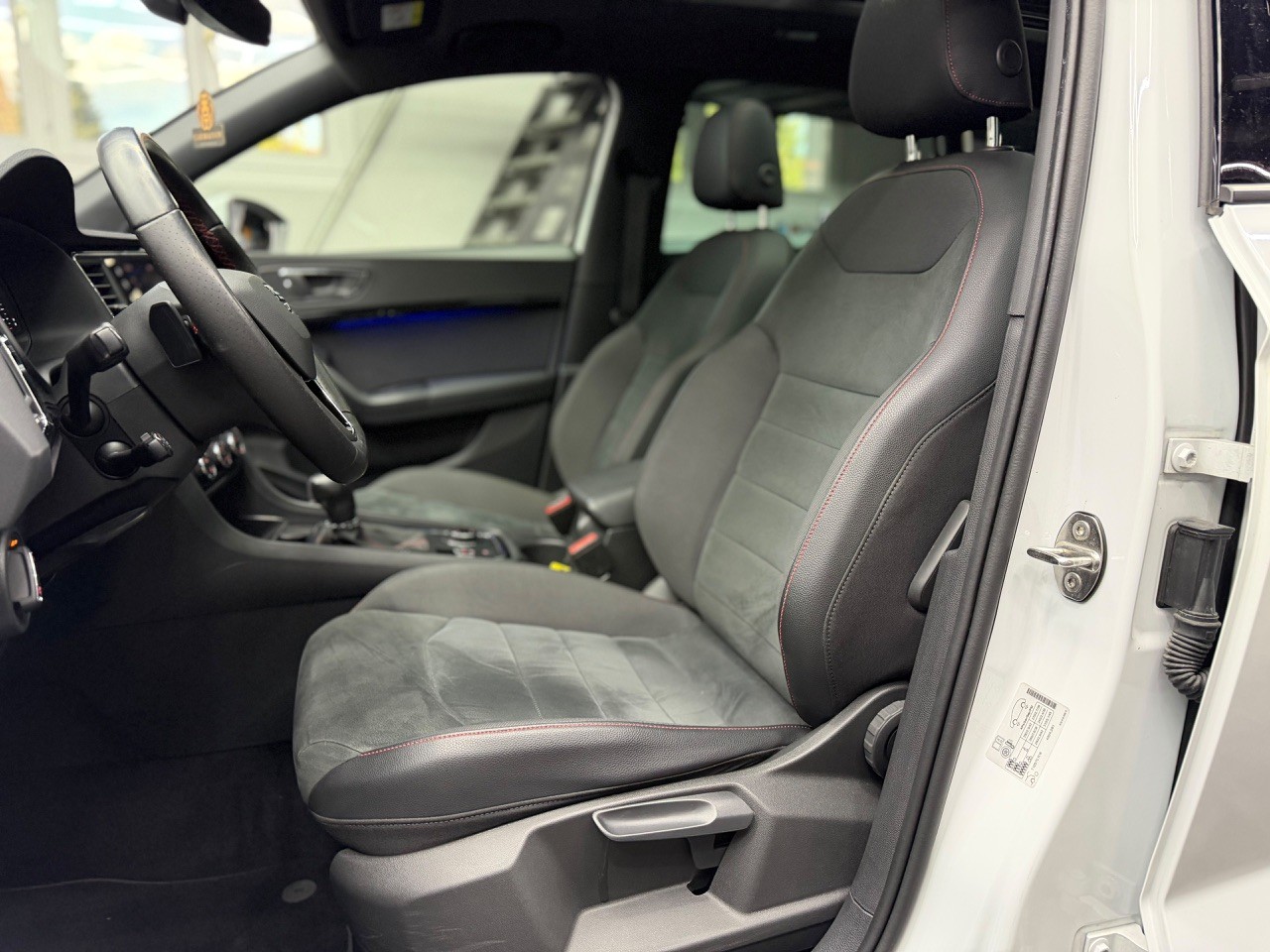 SEAT Ateca 2.0 TSI SWISS FR 4Drive DSG | 360 Kamera | Schiebedach | ACC | AHK 1‘900KG-image-14