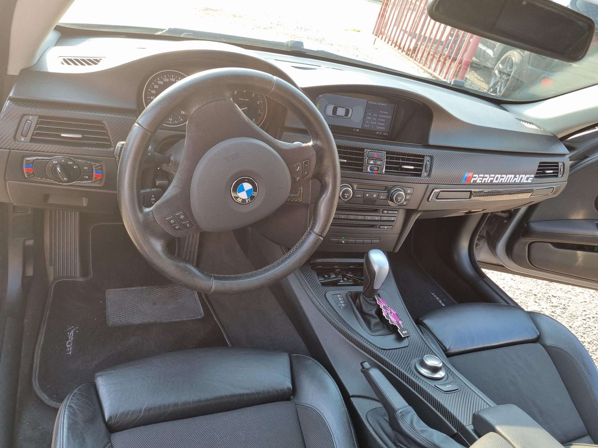 BMW 325i Coupé-image-6