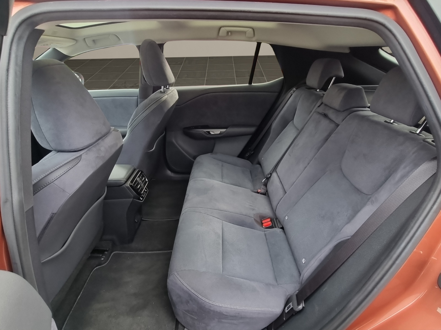 LEXUS RZ 450e Excellence-image-9