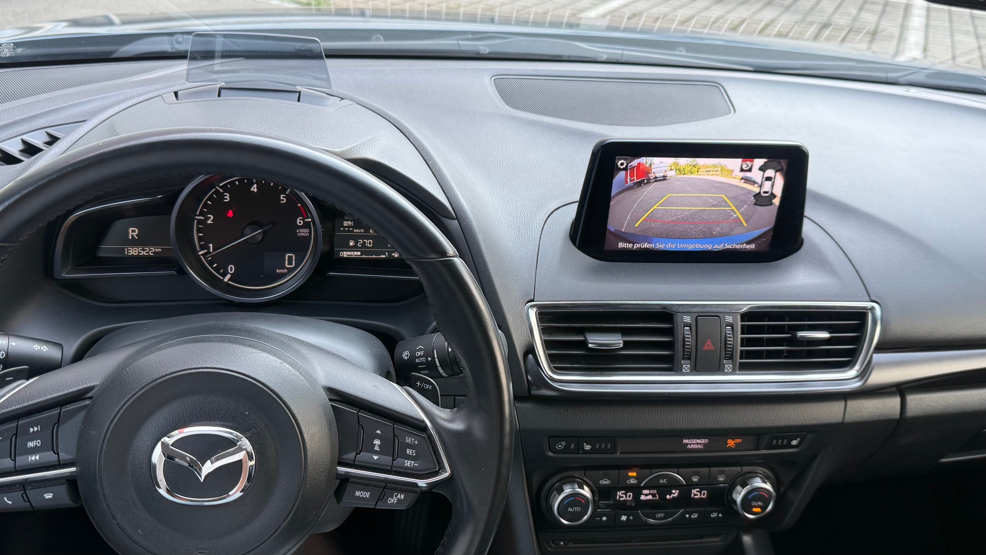 MAZDA 3 SKYACTIV-D 150 Revolution Automat-image-13