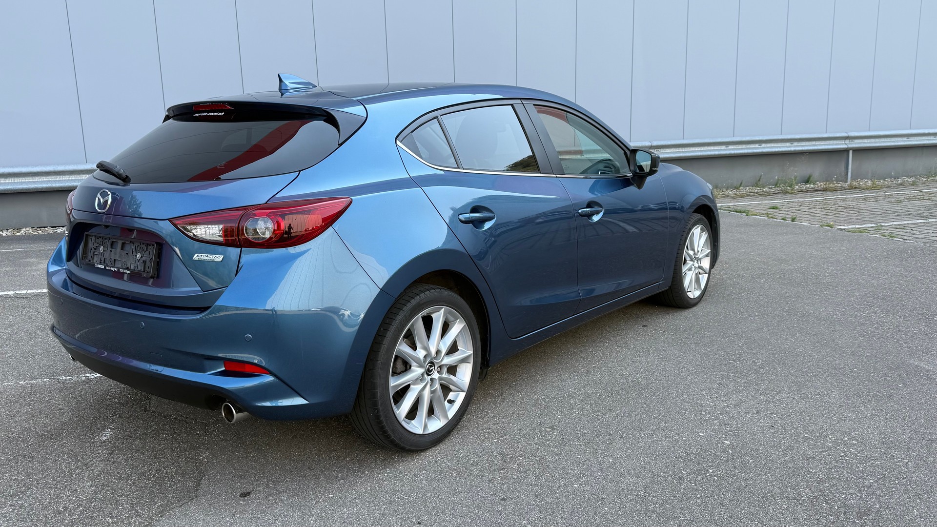 MAZDA 3 SKYACTIV-D 150 Revolution Automat-image-4