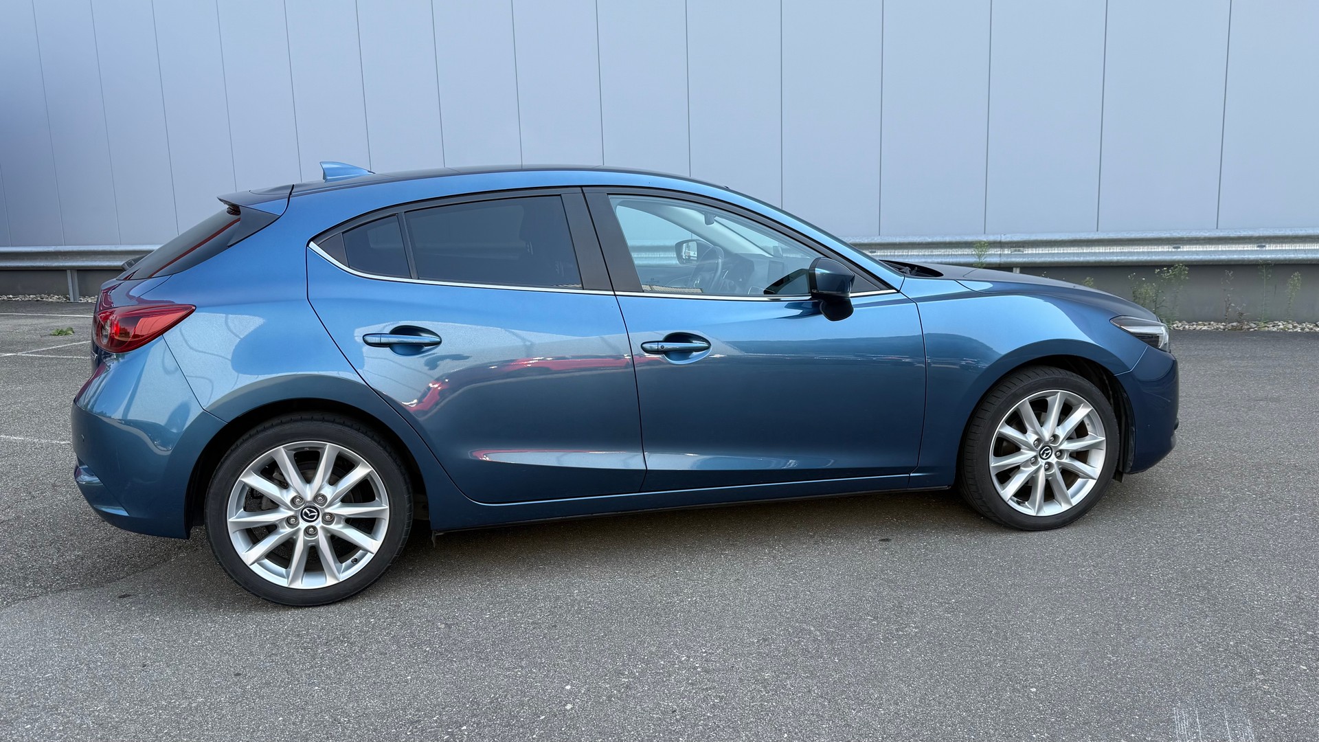 MAZDA 3 SKYACTIV-D 150 Revolution Automat-image-6