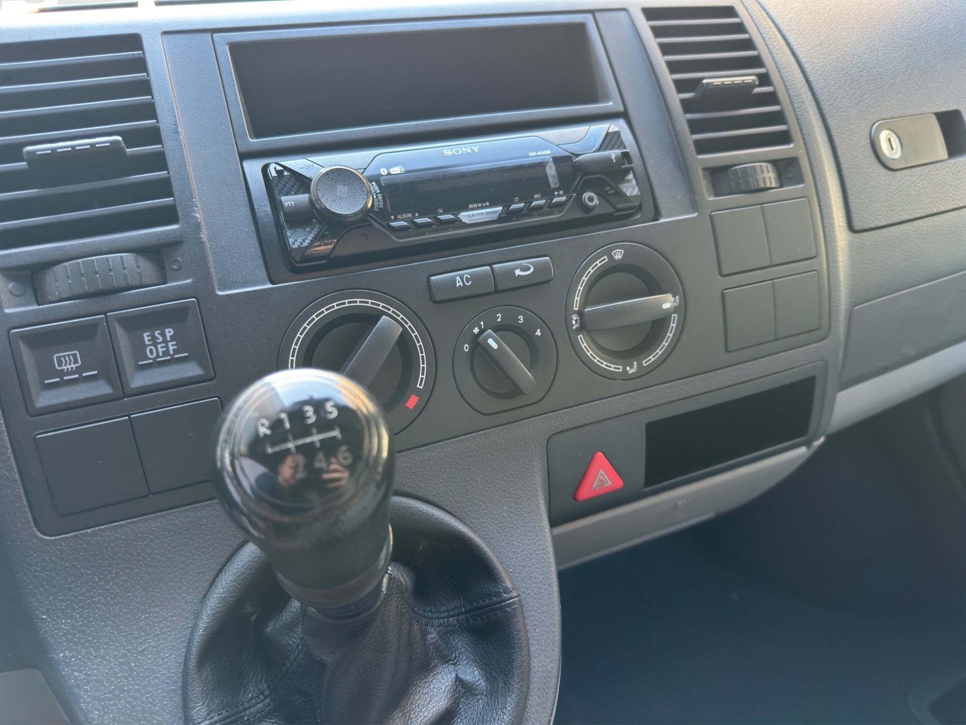 VW Transporter 2.5 TDI 4Motion-image-12