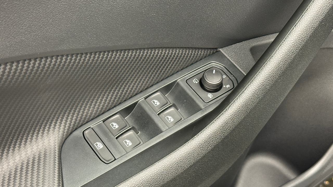 SKODA Kamiq 1.0 TSI Monte Carlo DSG-image-8