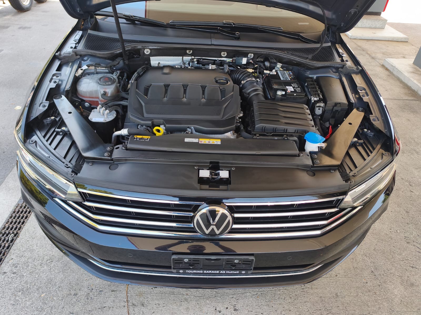 VW Passat 2.0 TDI BMT Elegance 4Motion DSG-image-21