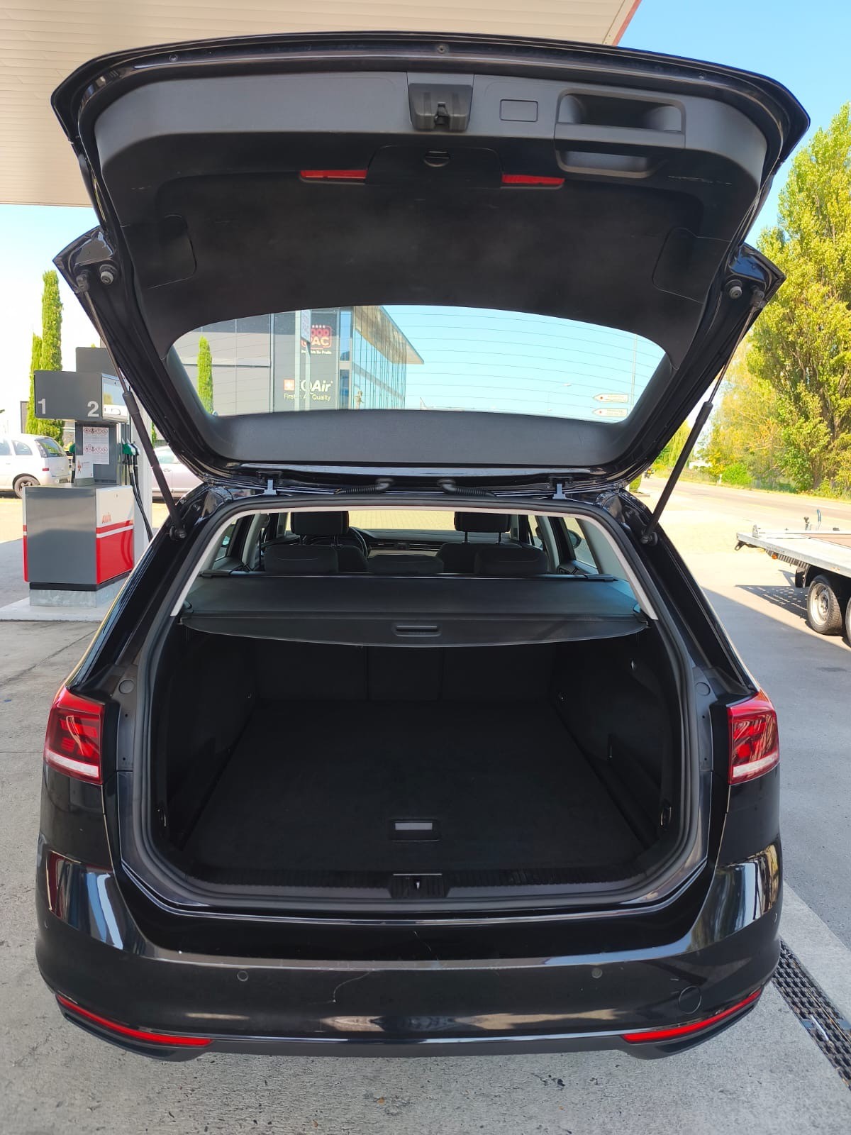 VW Passat 2.0 TDI BMT Elegance 4Motion DSG-image-15