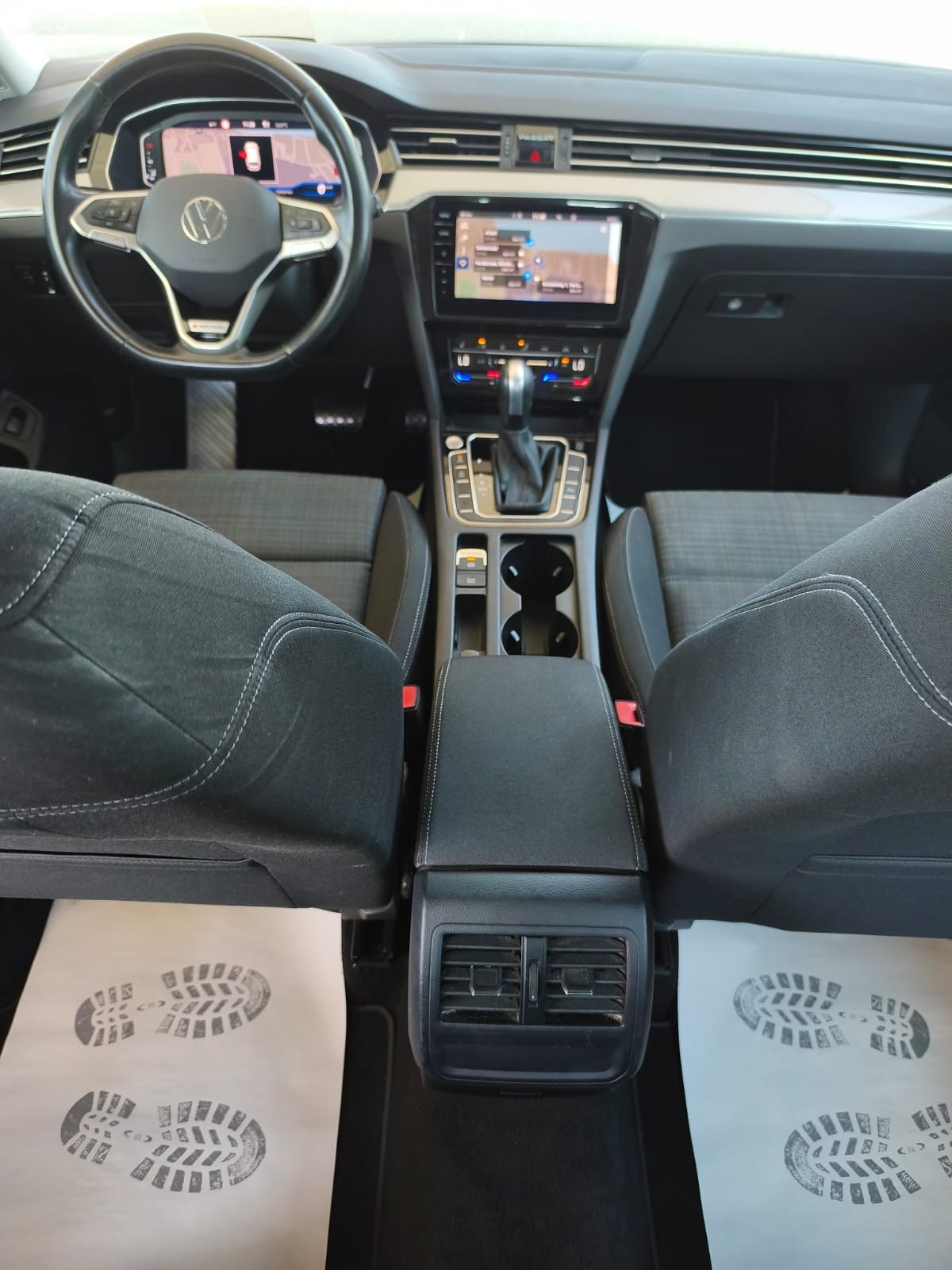 VW Passat 2.0 TDI BMT Elegance 4Motion DSG-image-26