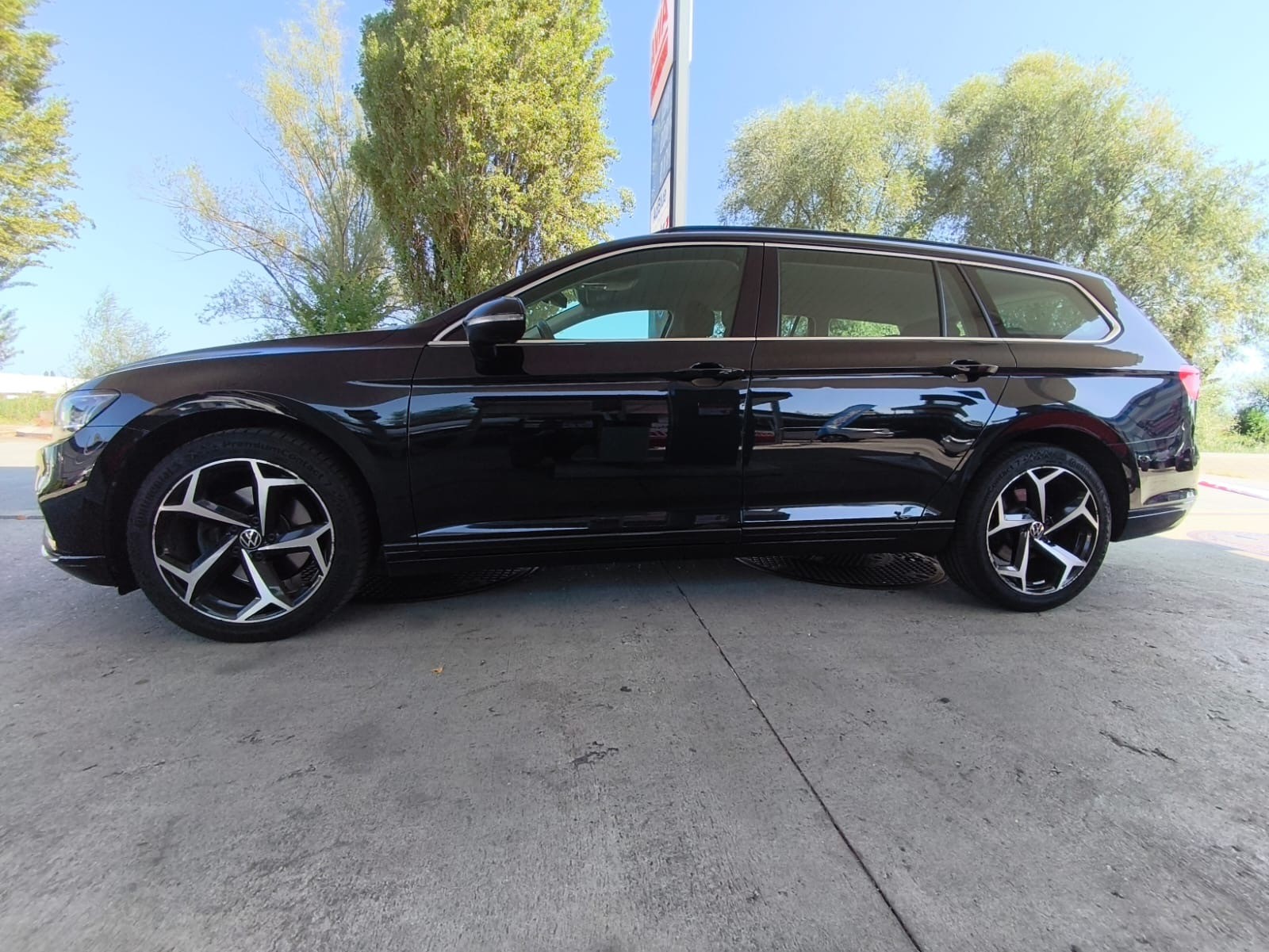 VW Passat 2.0 TDI BMT Elegance 4Motion DSG-image-6