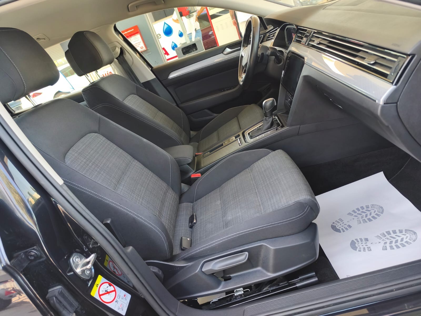 VW Passat 2.0 TDI BMT Elegance 4Motion DSG-image-11