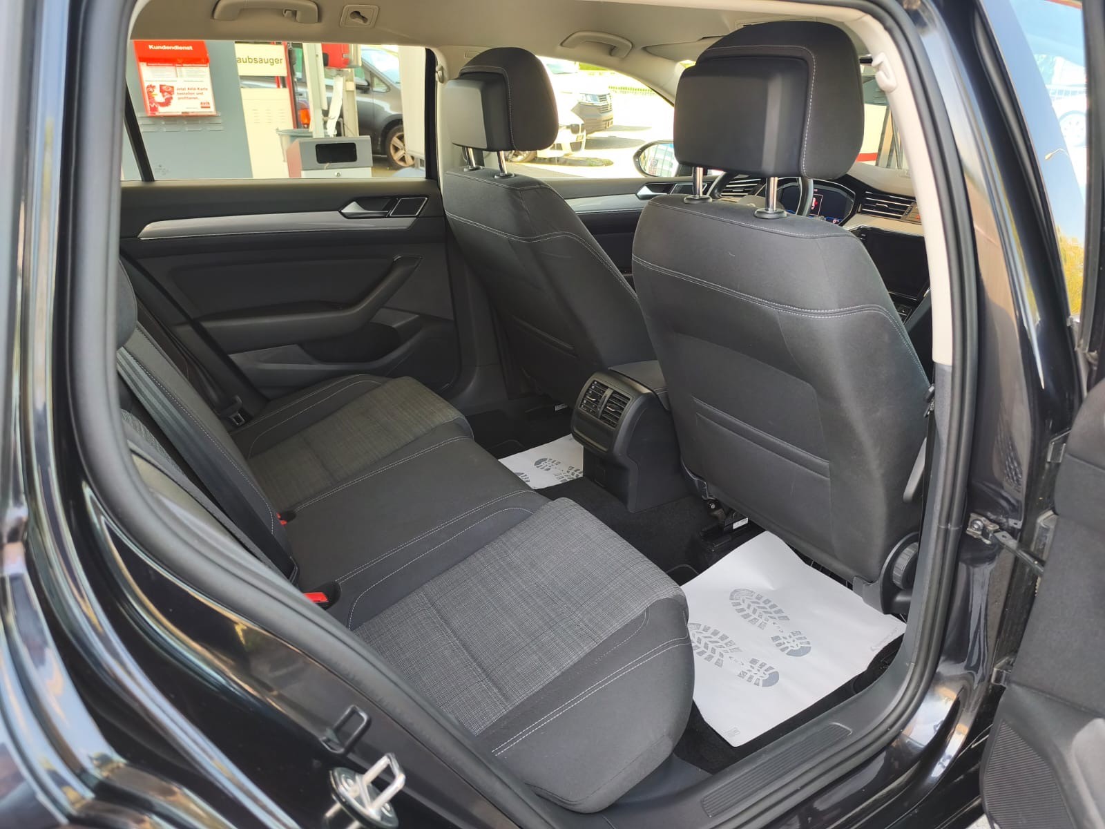 VW Passat 2.0 TDI BMT Elegance 4Motion DSG-image-13