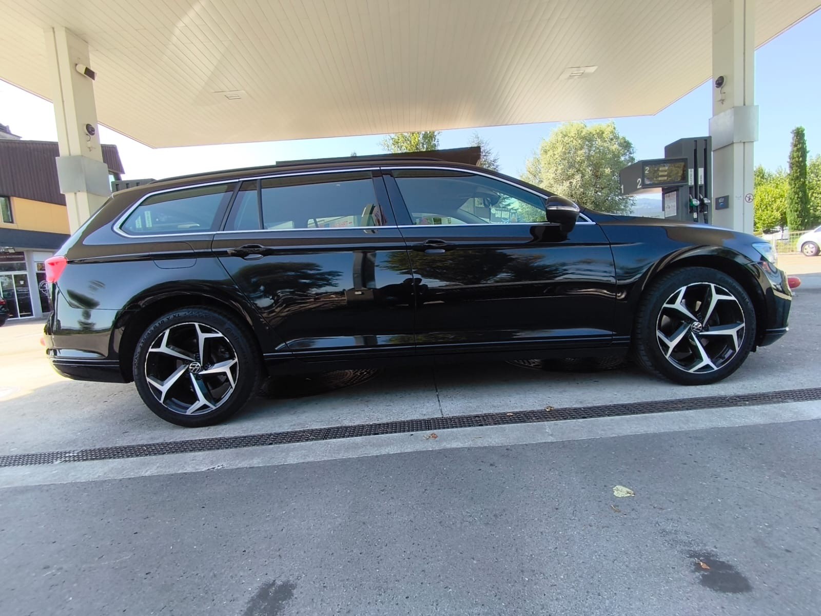 VW Passat 2.0 TDI BMT Elegance 4Motion DSG-image-5