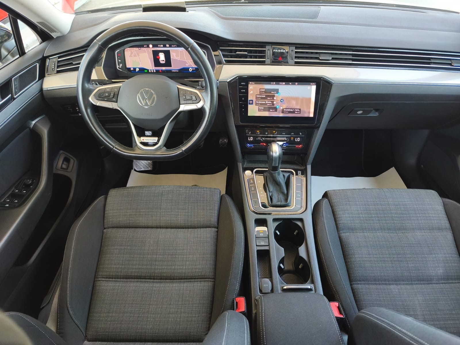 VW Passat 2.0 TDI BMT Elegance 4Motion DSG-image-23