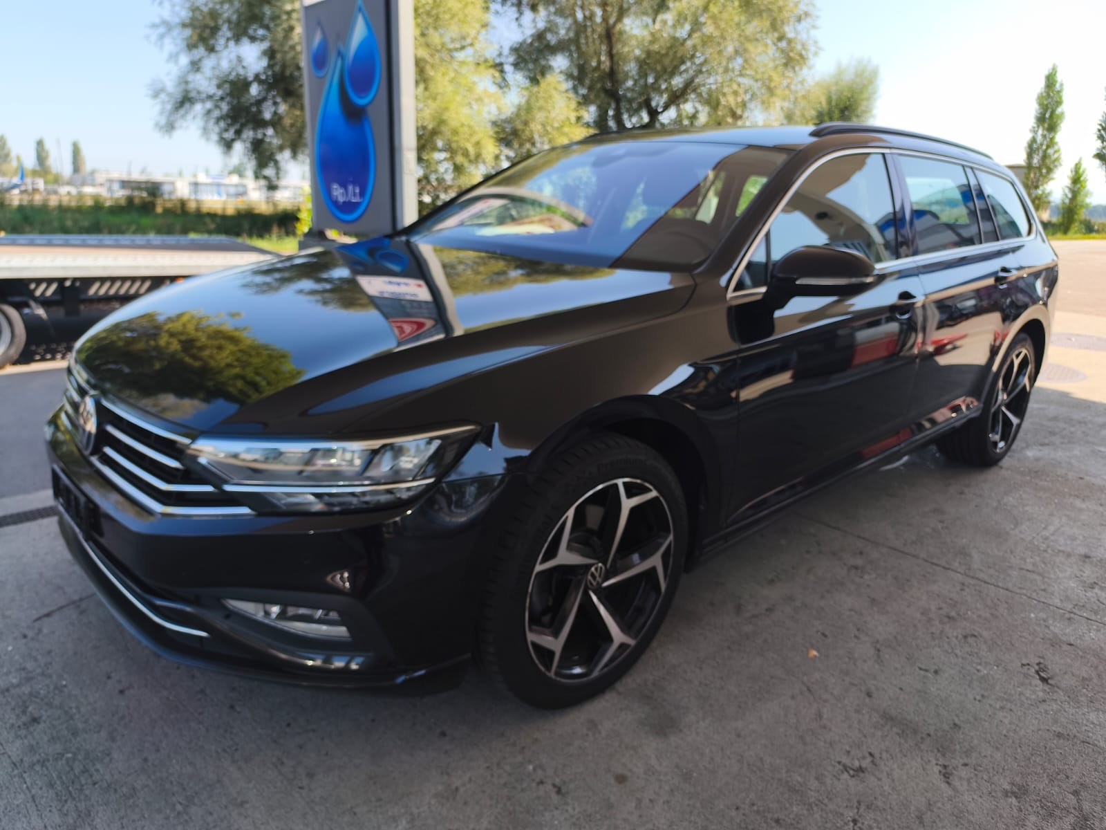 VW Passat 2.0 TDI BMT Elegance 4Motion DSG-image-1