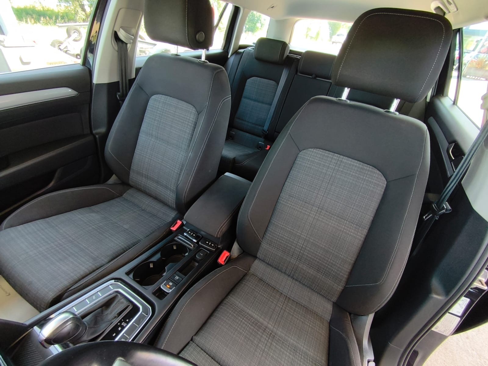 VW Passat 2.0 TDI BMT Elegance 4Motion DSG-image-22