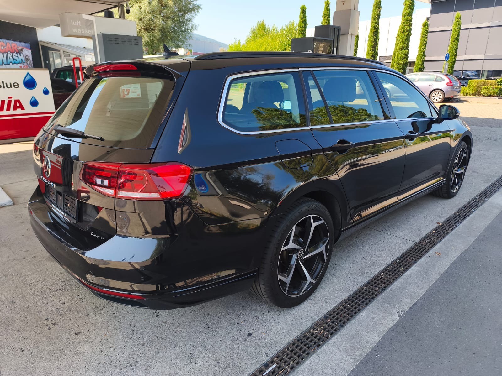 VW Passat 2.0 TDI BMT Elegance 4Motion DSG-image-2