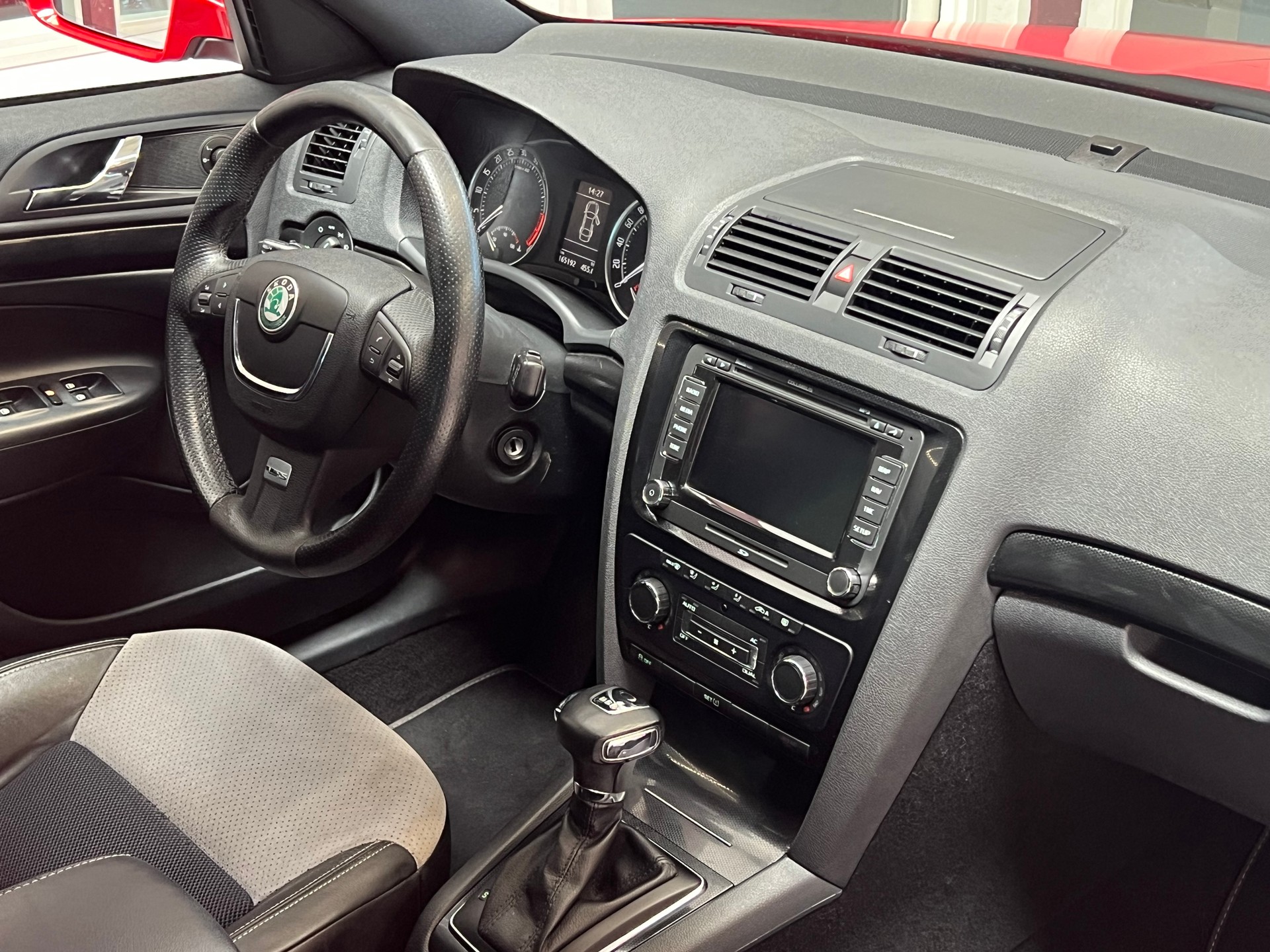 SKODA Octavia 2.0 TDI RS DSG-image-11