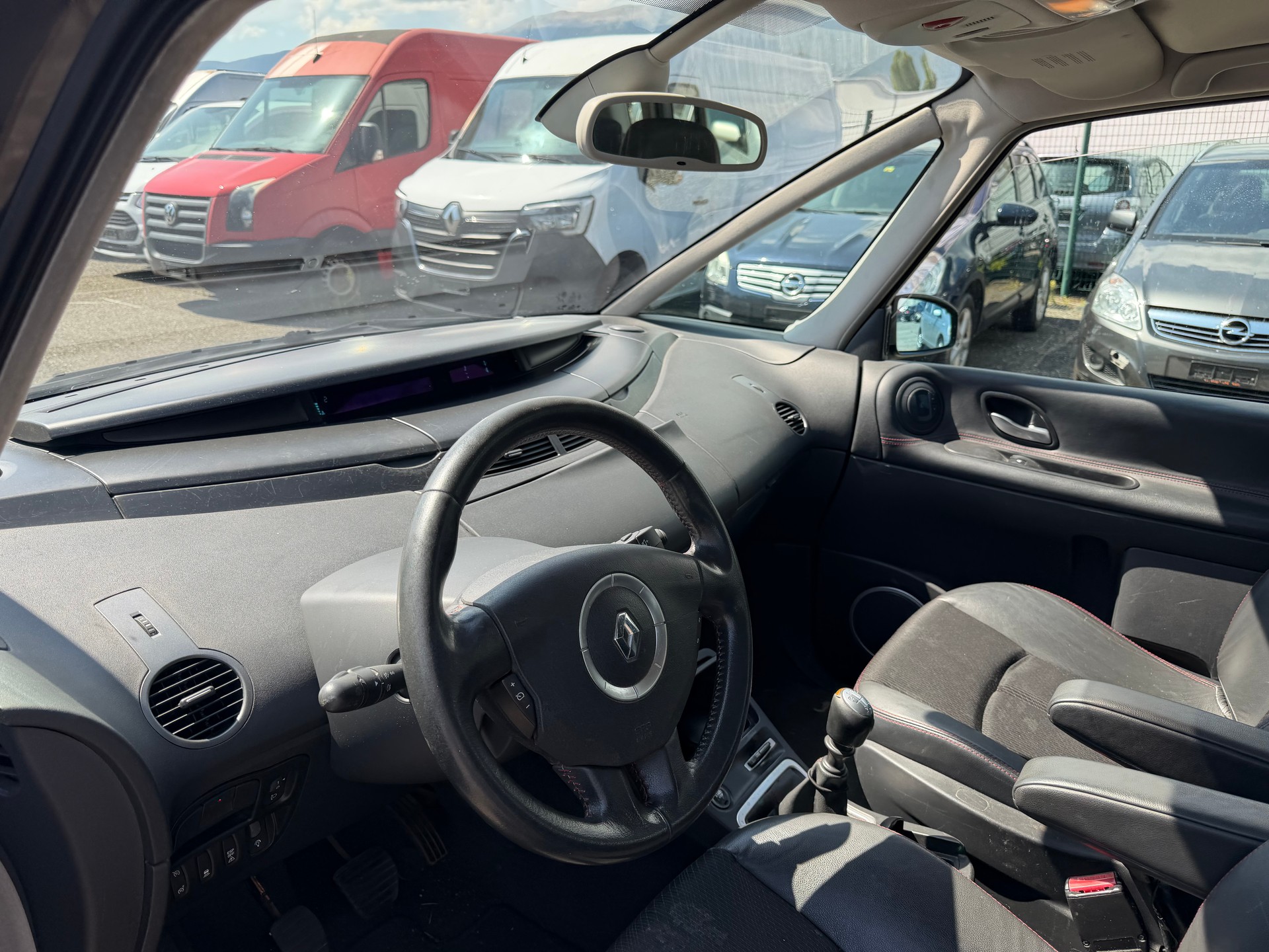 RENAULT Espace 2.0 Turbo Privilège-image-9