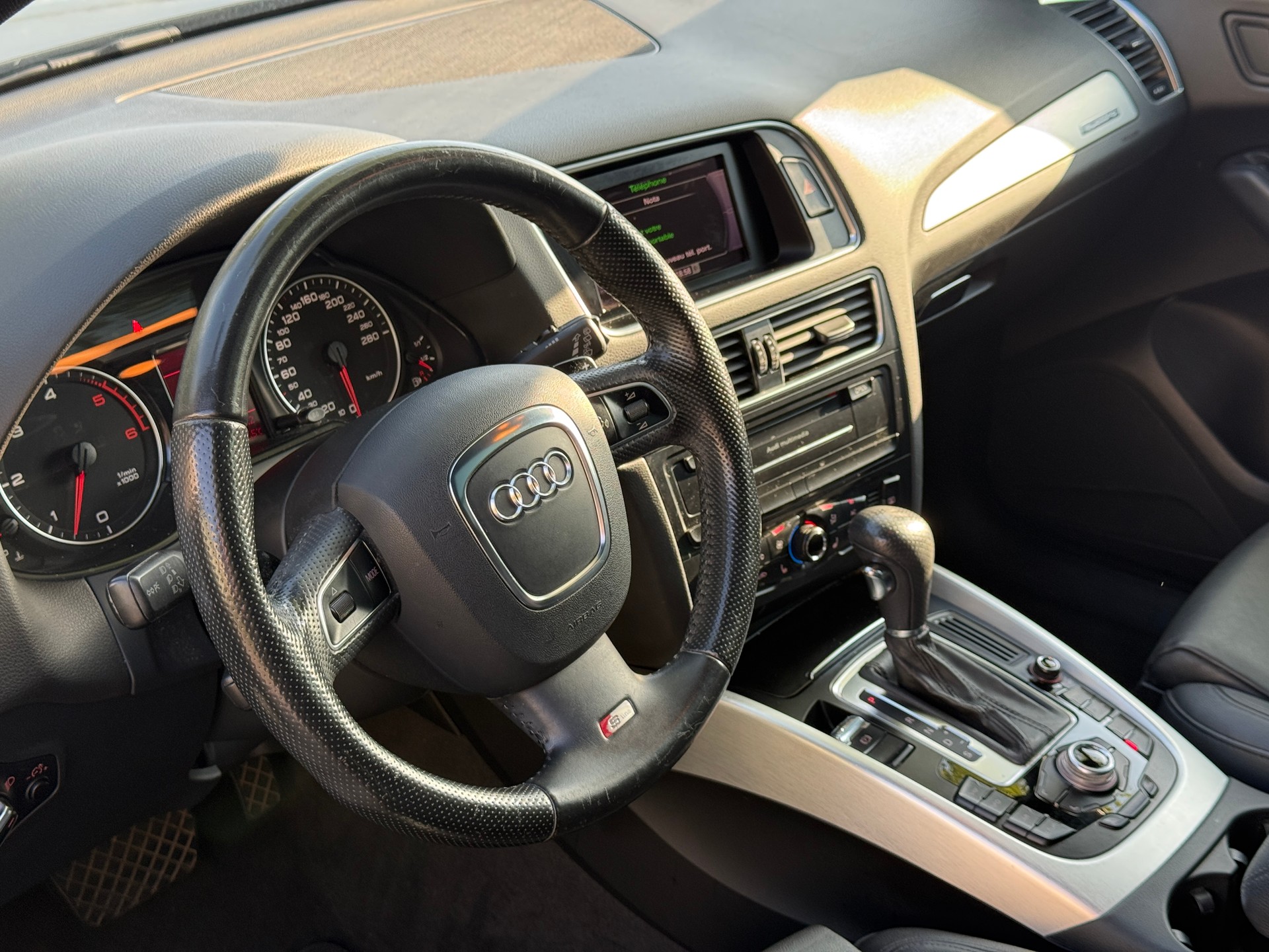 AUDI Q5 3.0 TDI quattro S-tronic S-Line-image-7