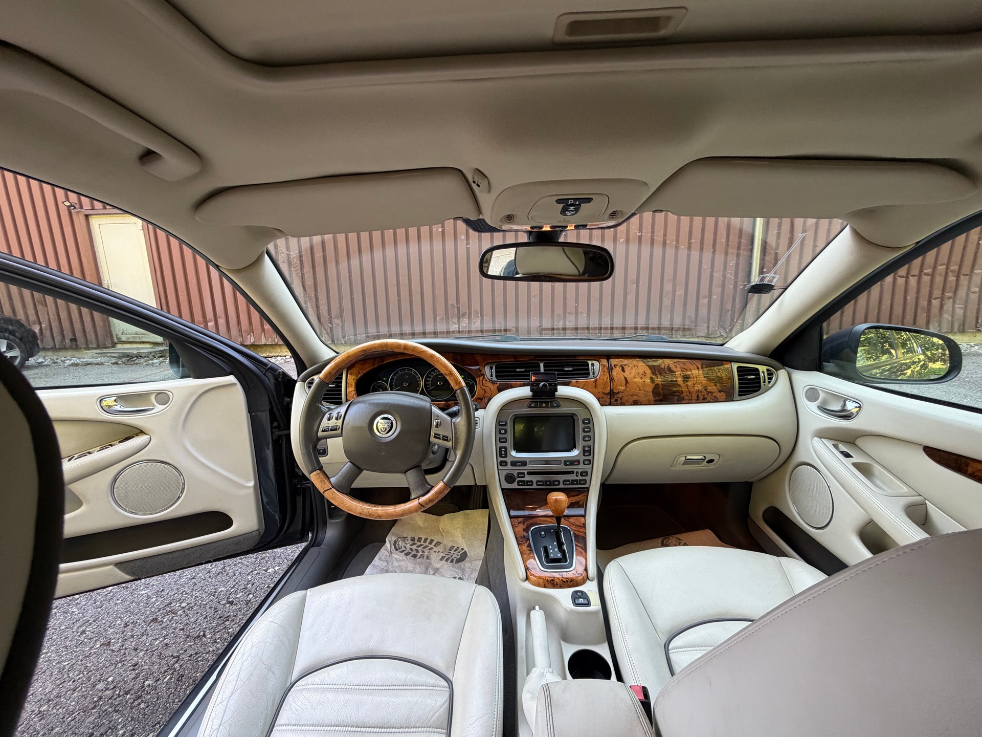 JAGUAR X-Type Estate 3.0 V6 Traction4 Luxury Ed. Aut.-image-9