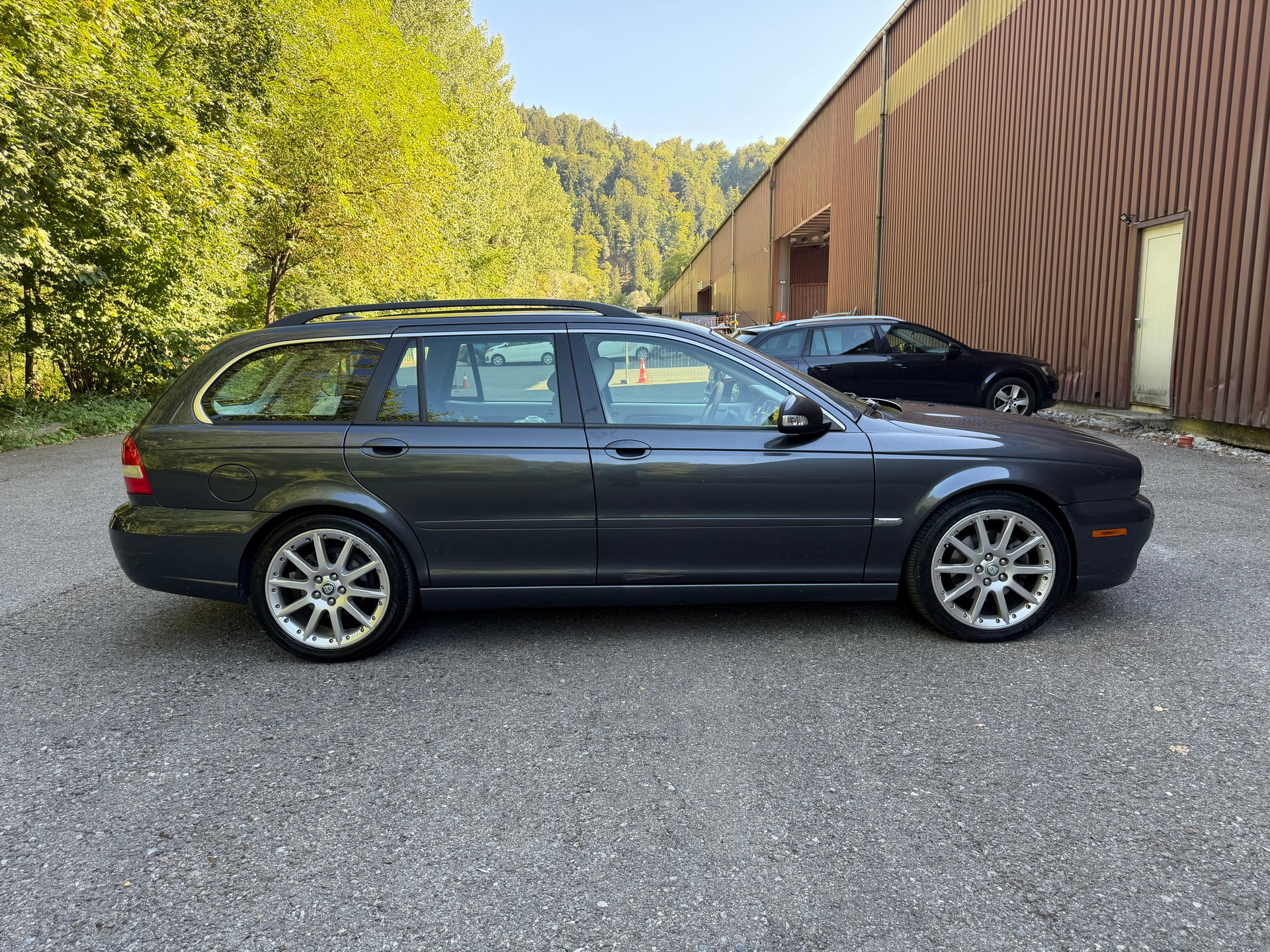JAGUAR X-Type Estate 3.0 V6 Traction4 Luxury Ed. Aut.-image-3