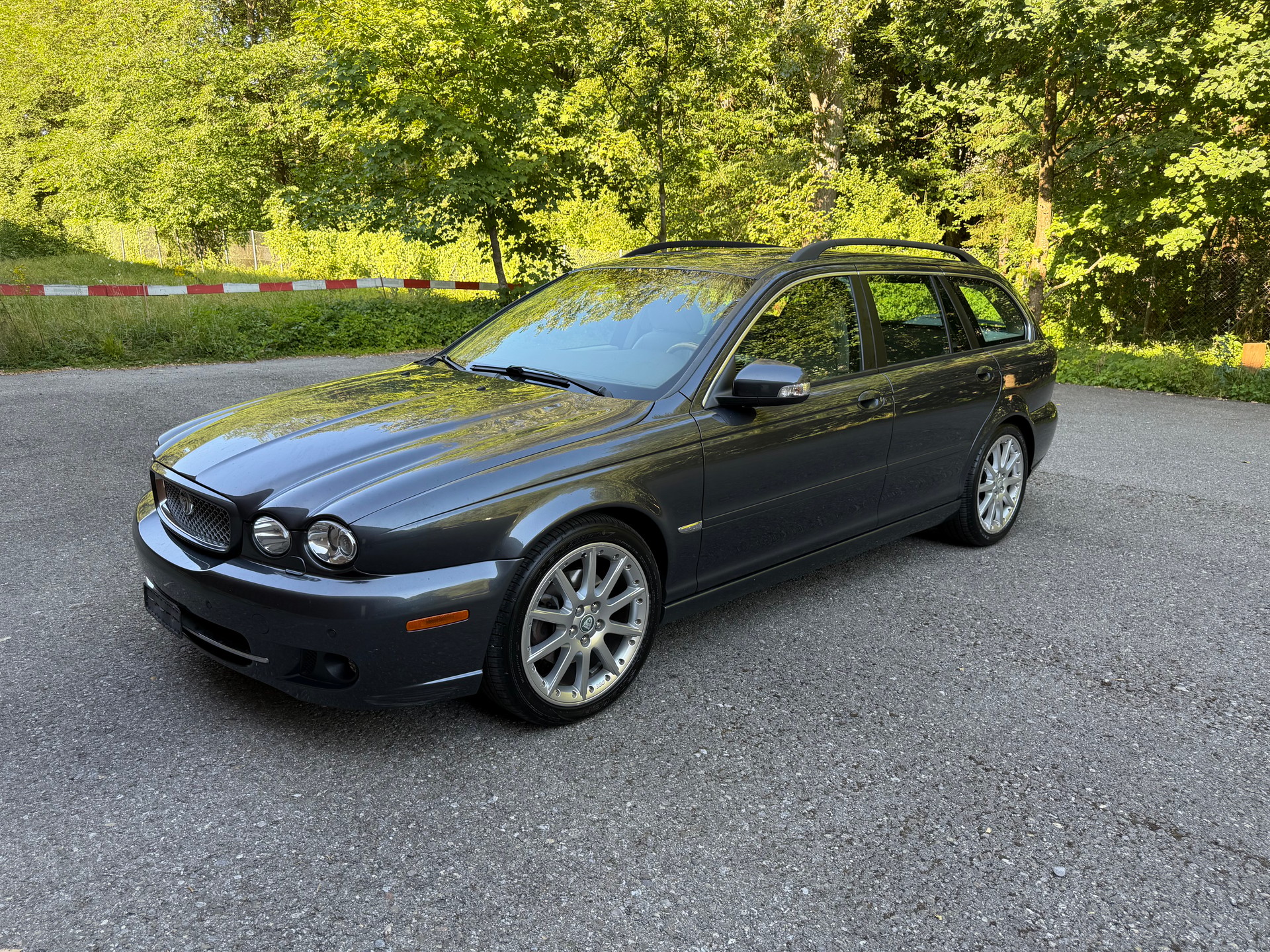 JAGUAR X-Type Estate 3.0 V6 Traction4 Luxury Ed. Aut.-image-0