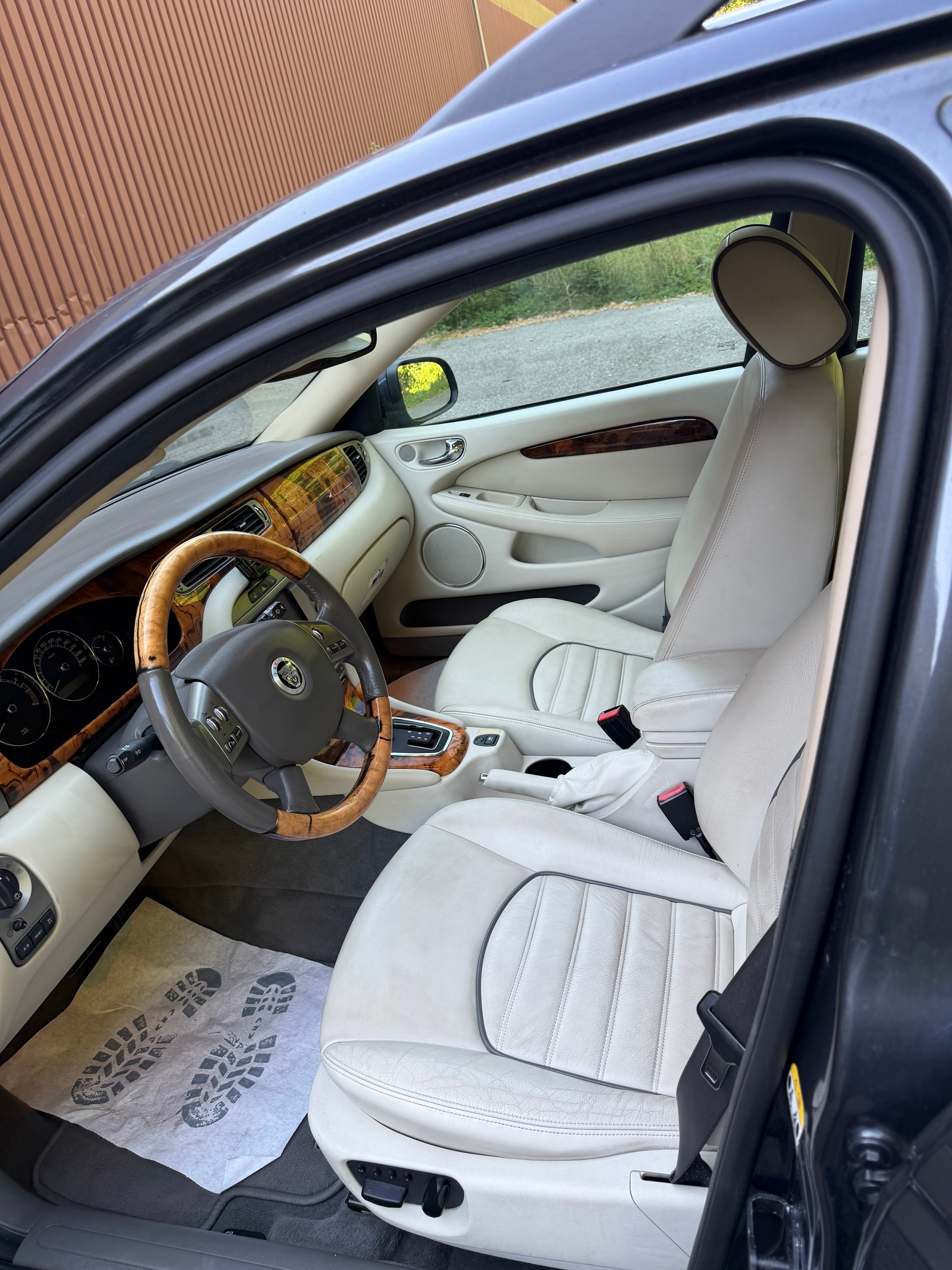 JAGUAR X-Type Estate 3.0 V6 Traction4 Luxury Ed. Aut.-image-8
