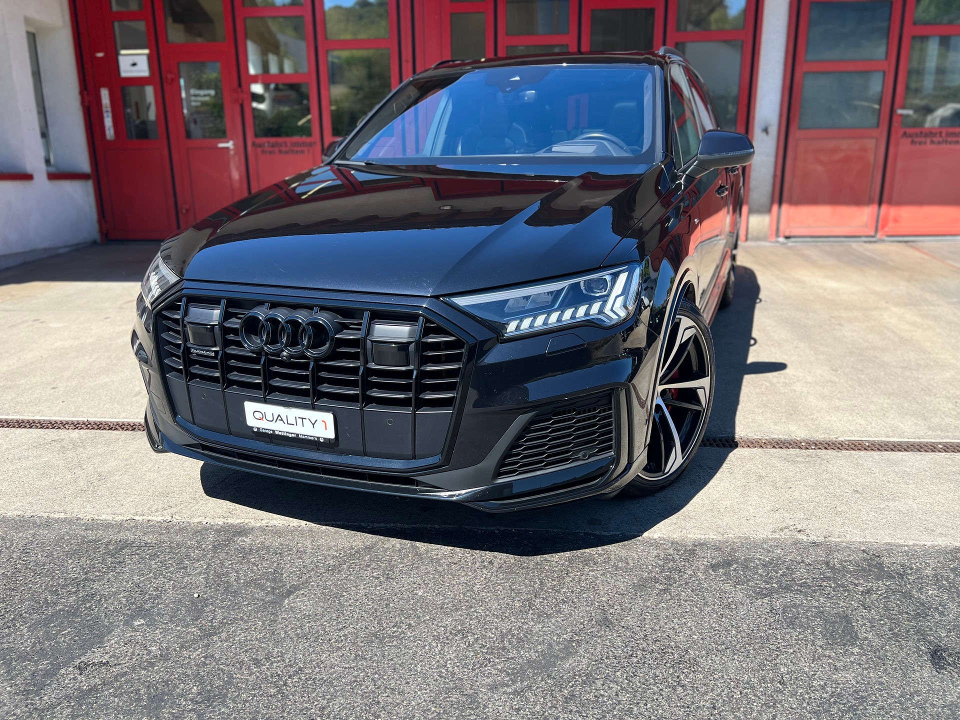 AUDI Q7 60 TFSI e quattro PHEV S line tiptronic-image-0