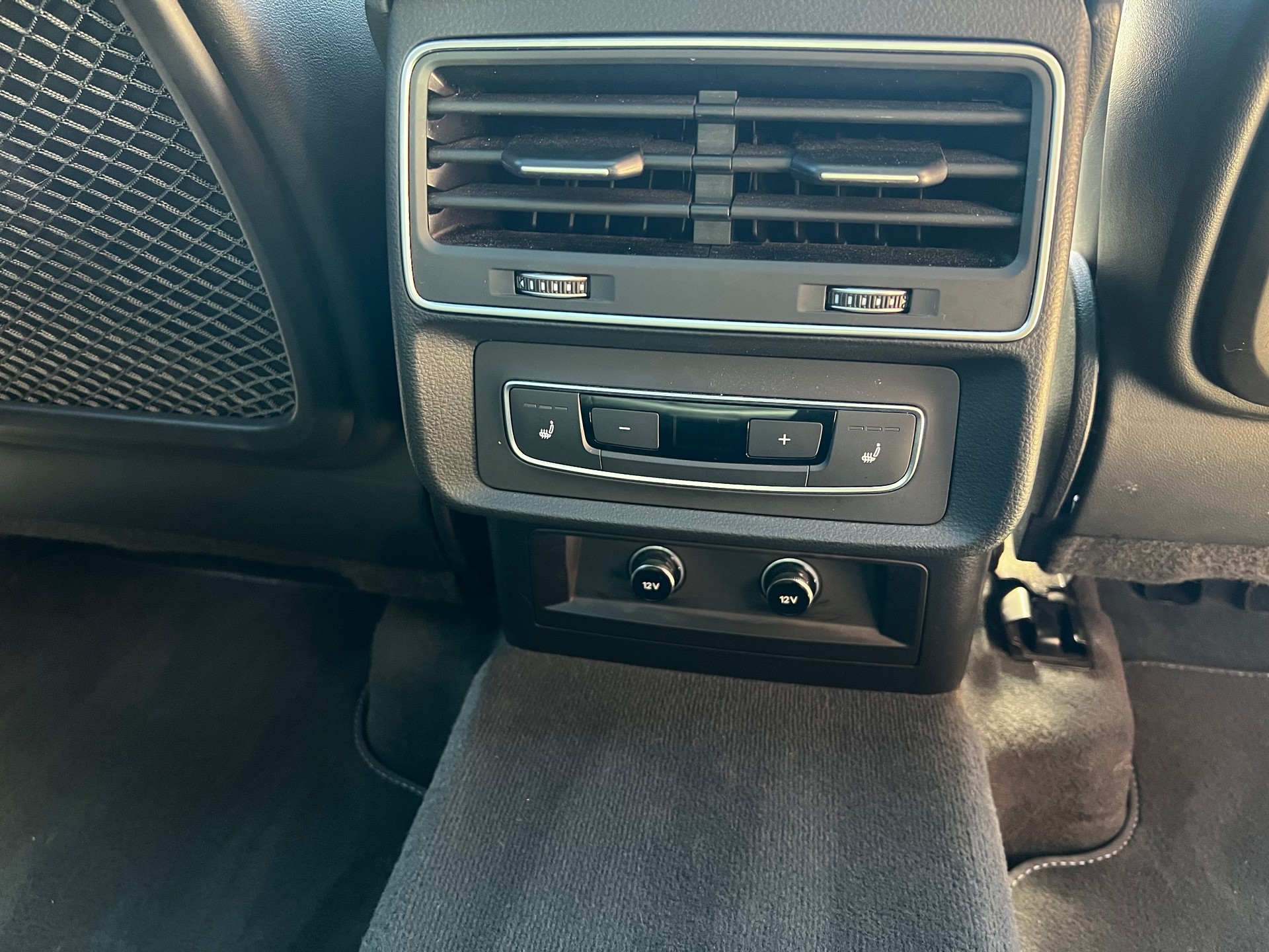 AUDI Q7 60 TFSI e quattro PHEV S line tiptronic-image-16