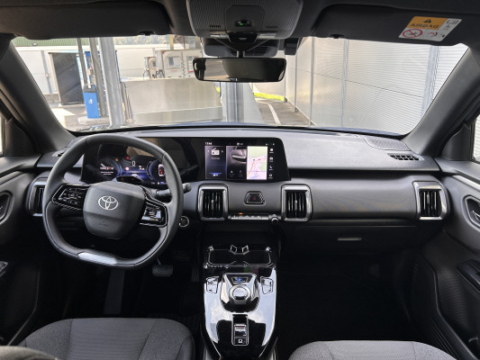 TOYOTA Urban Cr.61kWh Trend AWD-image-6