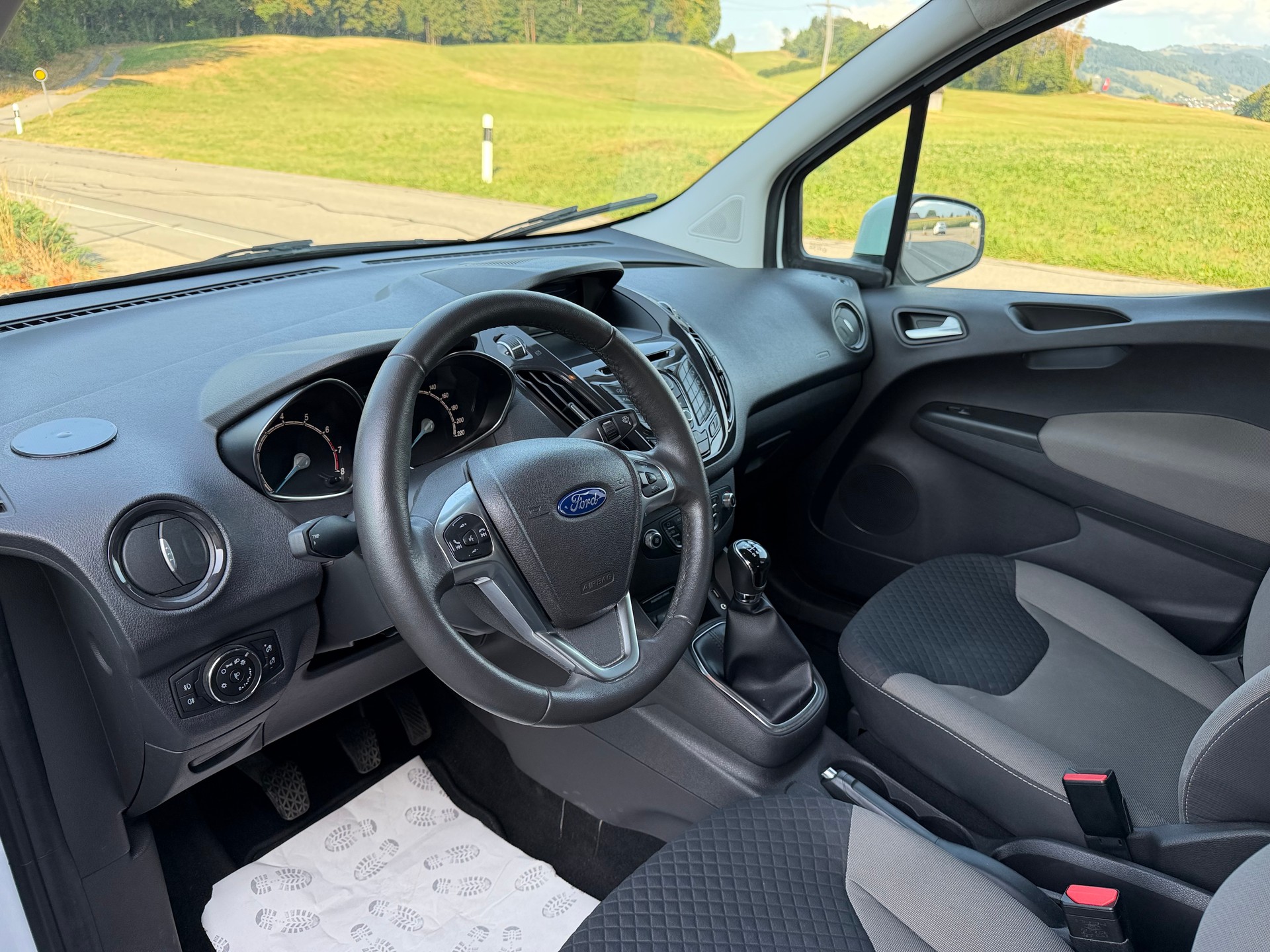 FORD Tourneo Courier 1.0 SCTi Ambiente-image-8