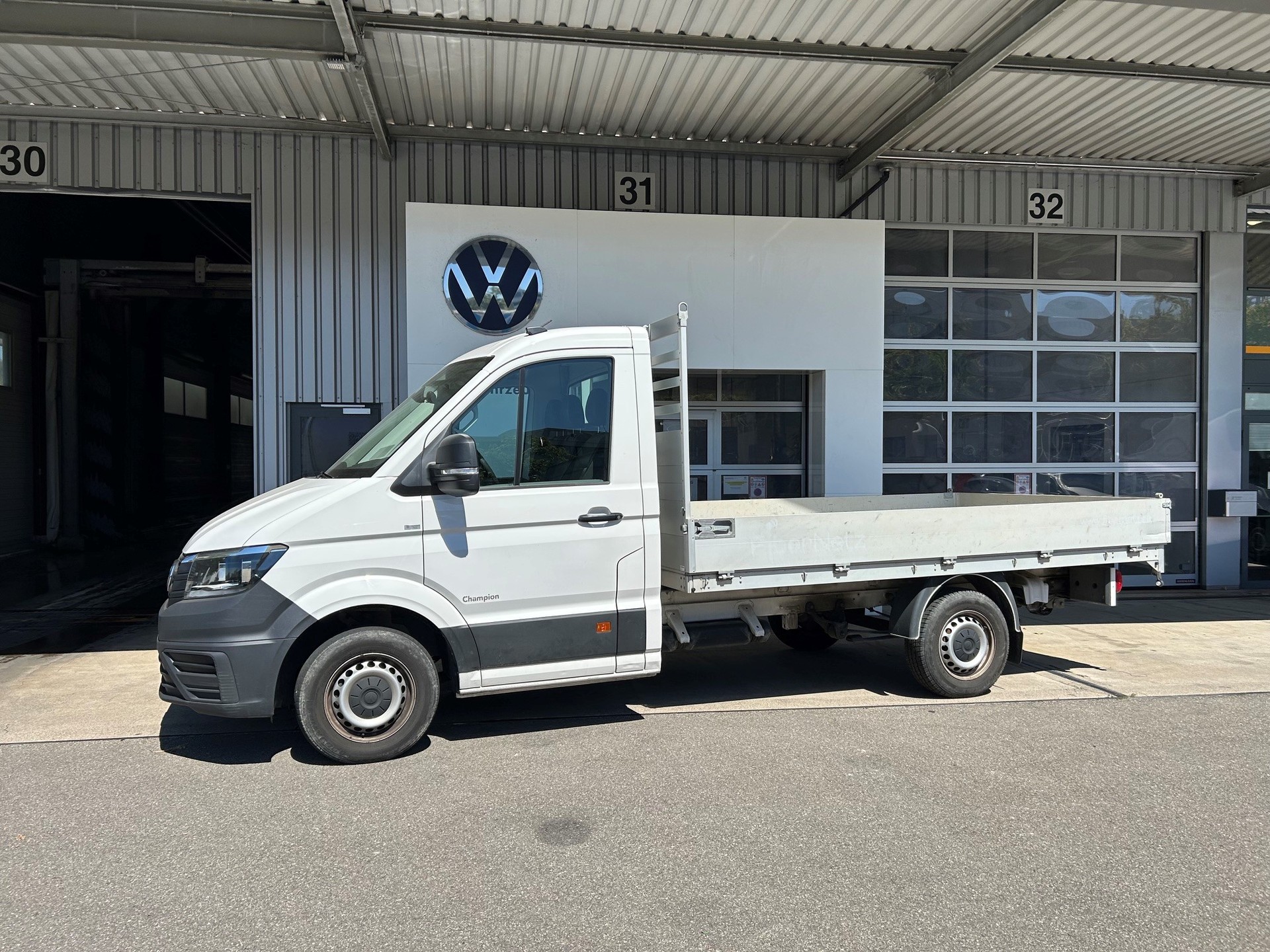 VW Crafter 35 140PS TDI FWD mit Ladebrücke-showroom-element-1