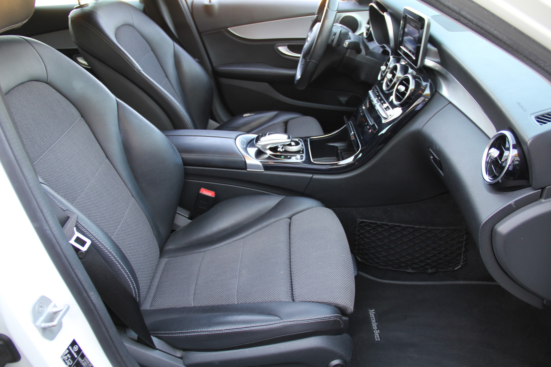 MERCEDES-BENZ C 180 Avantgarde 7G-Tronic-image-9