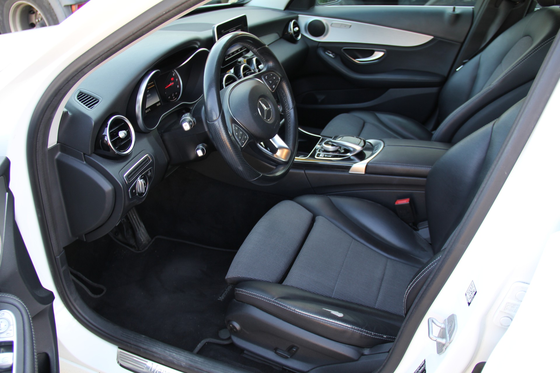 MERCEDES-BENZ C 180 Avantgarde 7G-Tronic-image-7