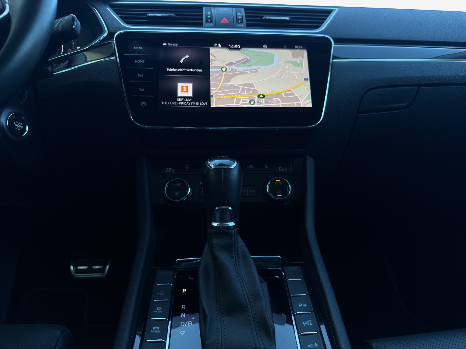 SKODA Superb 1.4 TSI L&K PHEV DSG-image-10