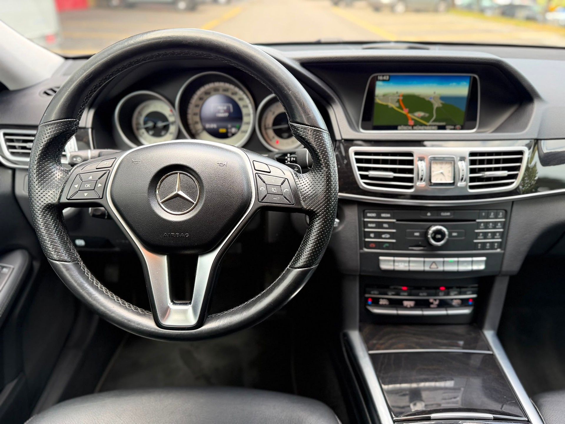 MERCEDES-BENZ E 250 CDI BlueTec Avantg. 4m-image-12