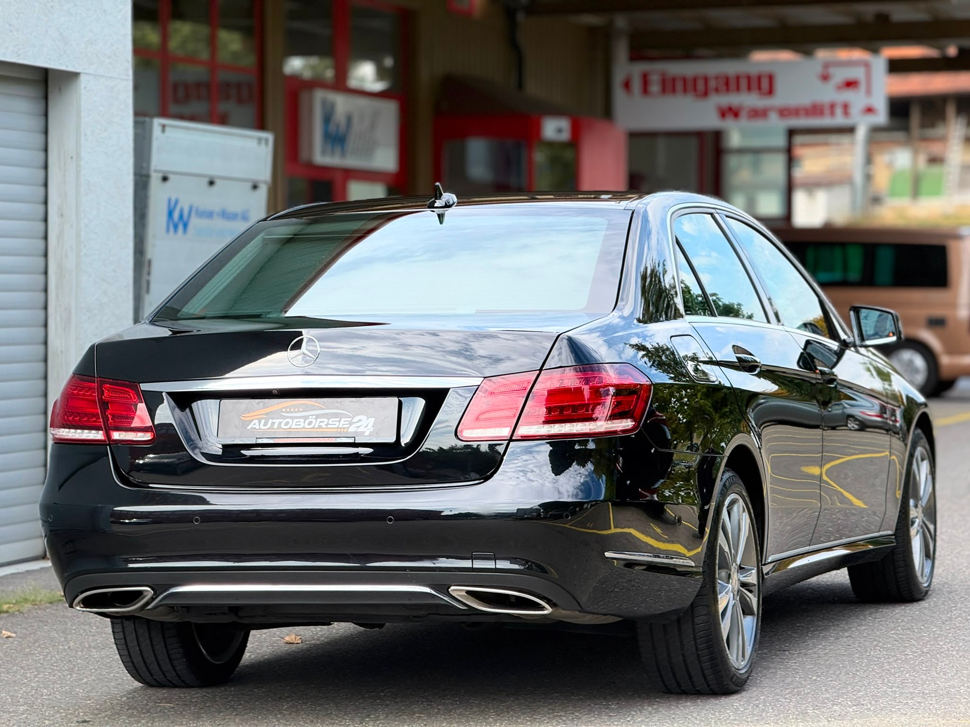 MERCEDES-BENZ E 250 CDI BlueTec Avantg. 4m-showroom-element-3
